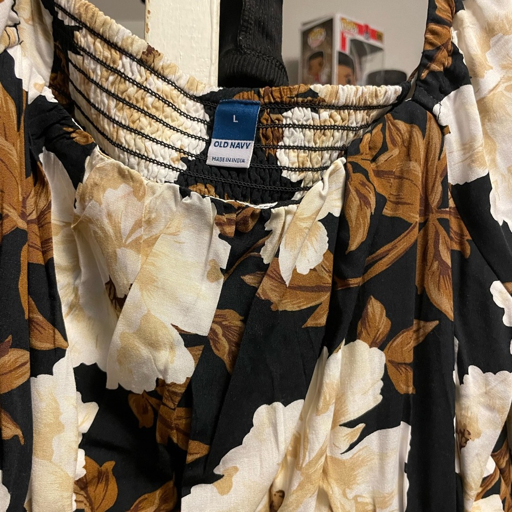 Dress - Picture 3 of 3